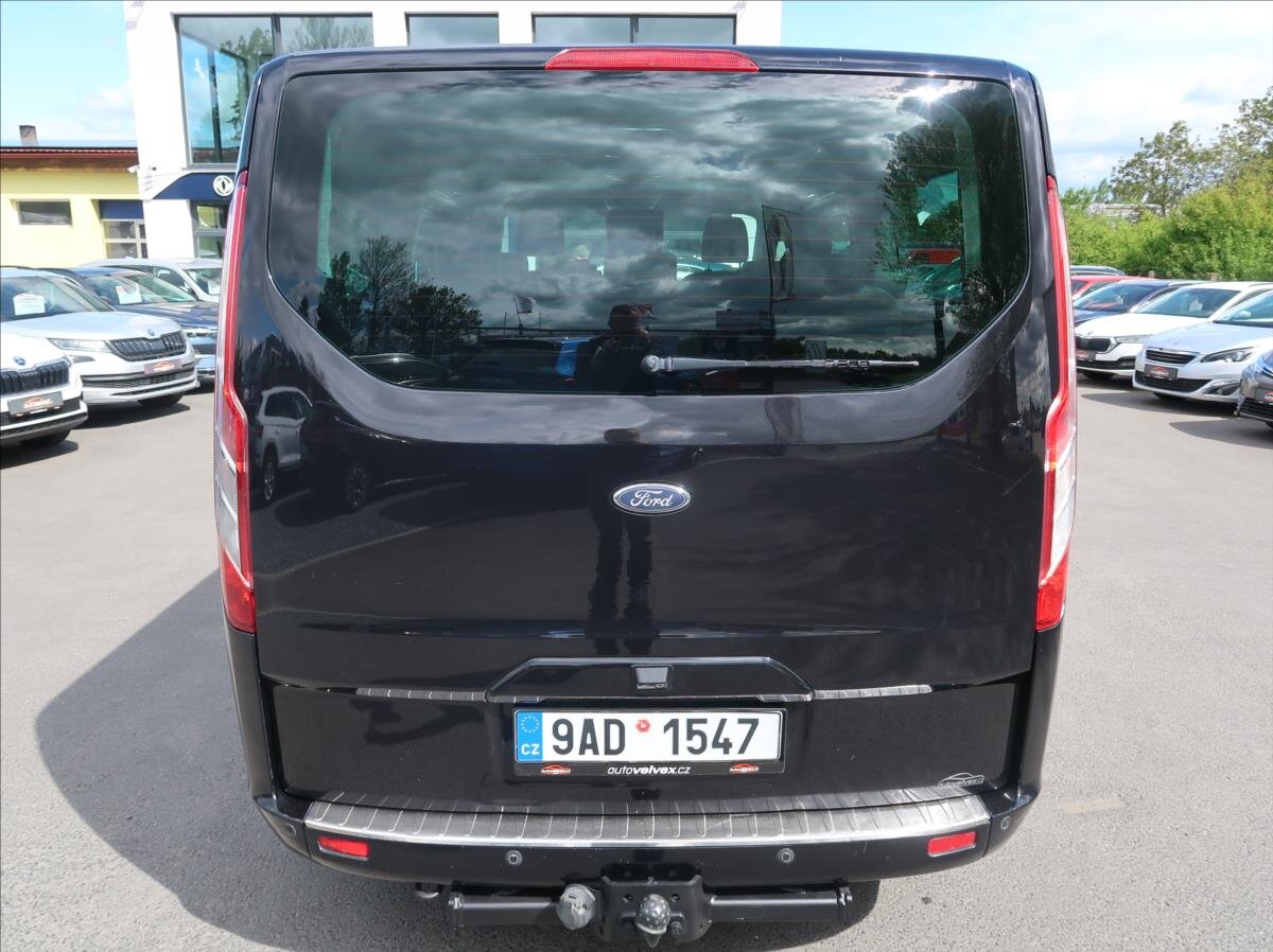 Ford Tourneo Custom MPV 2,2 l 114 kw