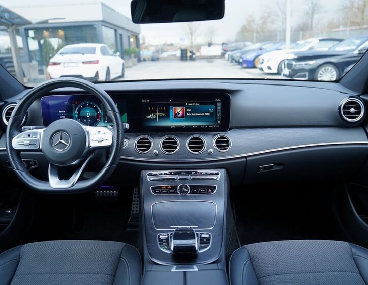 Mercedes-Benz Třídy E Sedan 2,0 l 143 kw