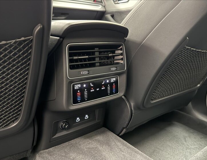 Audi Q8 SUV 3,0 l 210 kw