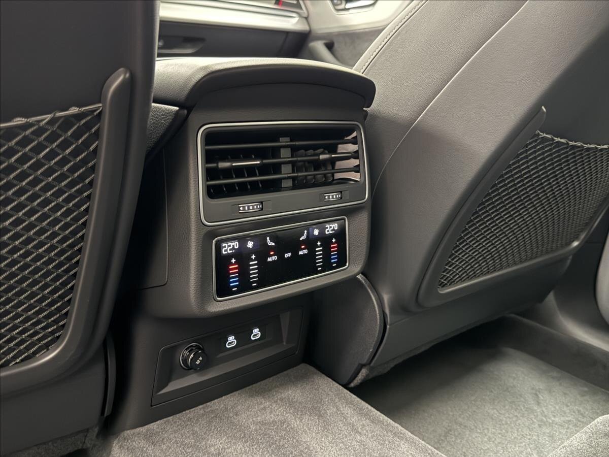 Audi Q8 SUV 3,0 l 210 kw