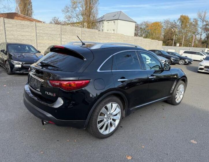 Infiniti FX30 5