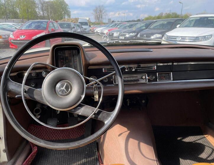 Mercedes-Benz Ostatní 9