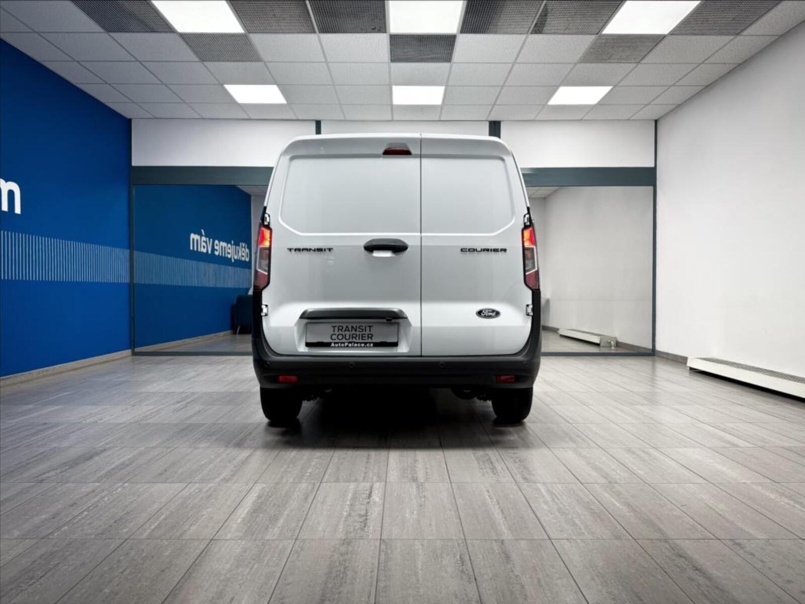 Ford Transit Courier 4