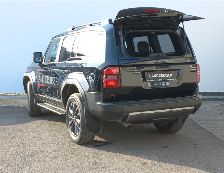 Toyota Land Cruiser 8