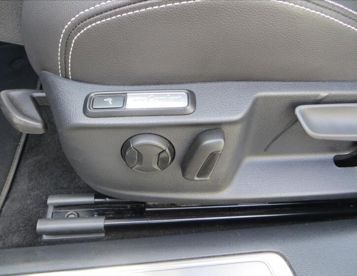 Volkswagen Passat Kombi 1,5 l 110 kw