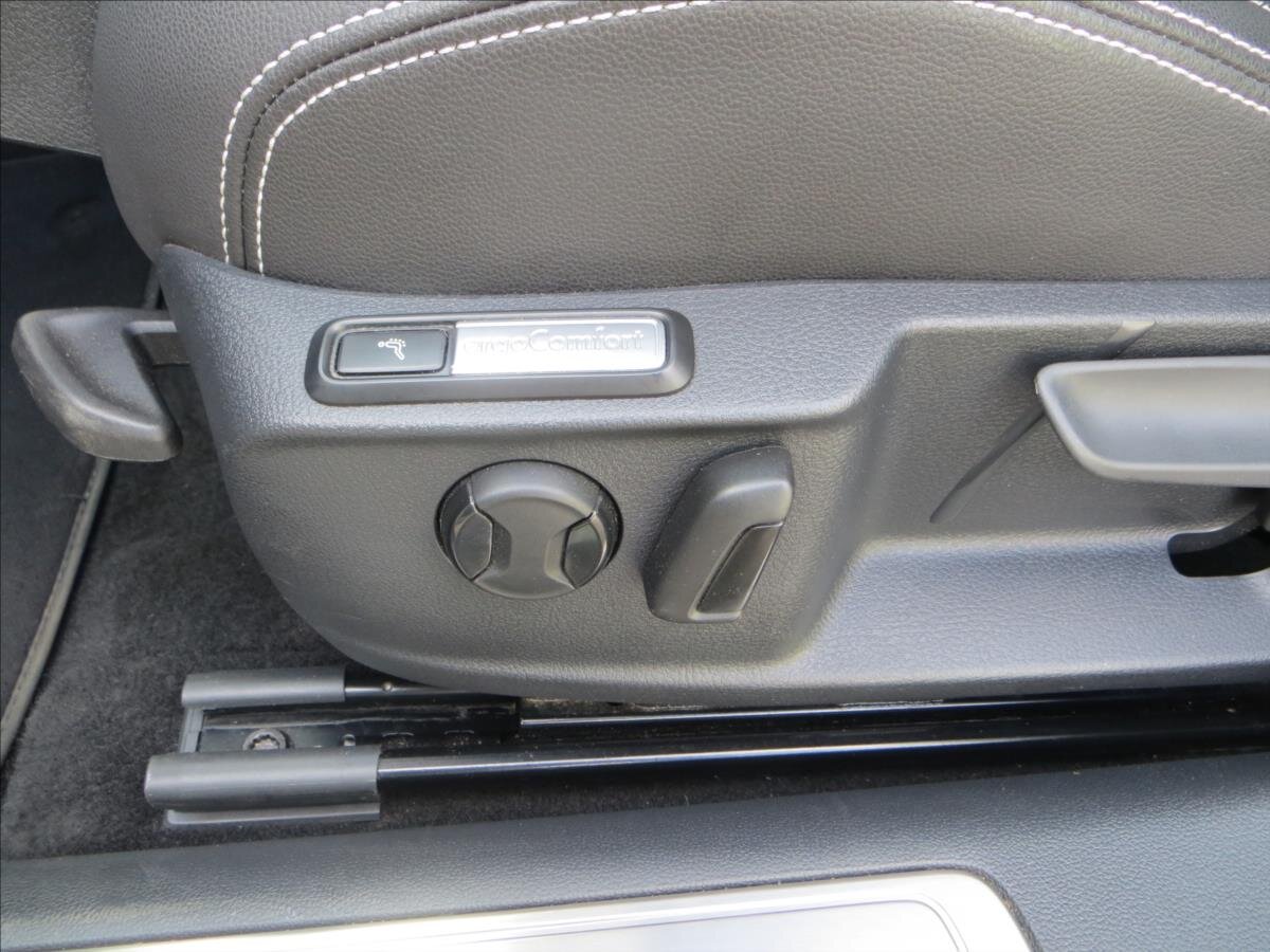 Volkswagen Passat Kombi 1,5 l 110 kw