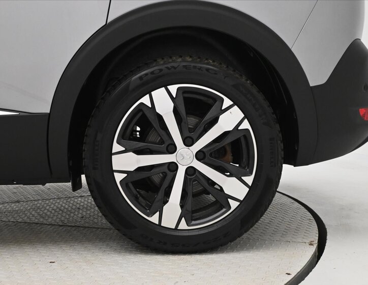 Peugeot 5008 SUV / Terénní 1,5 l 96 kw