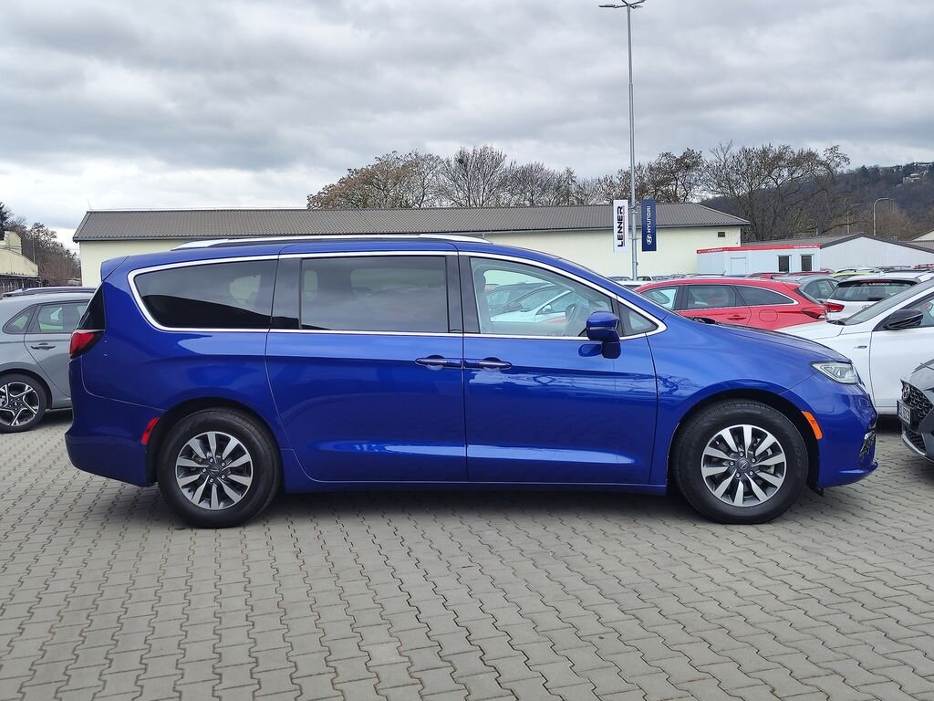 Chrysler Pacifica MPV 3,6 l 214 kw