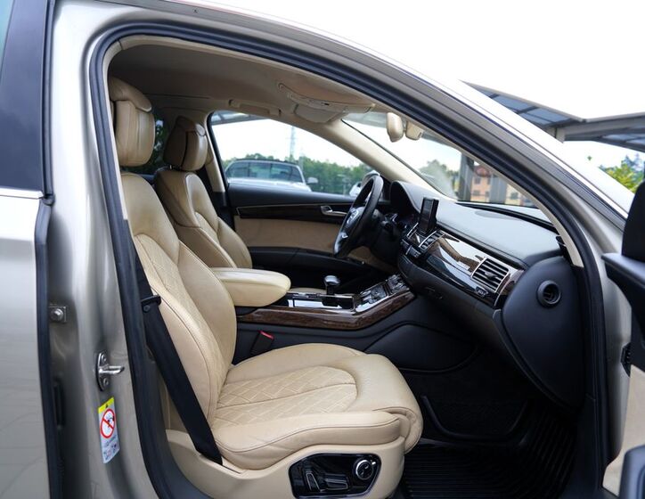 Audi A8 27