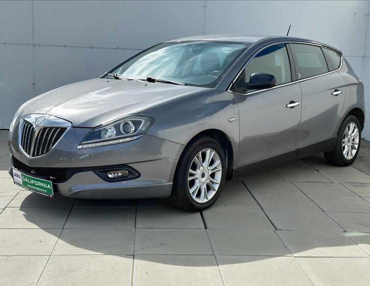 Lancia Delta Hatchback 1,6 l 88 kw