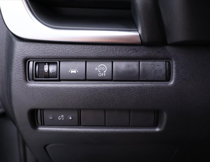 Nissan Qashqai SUV 1,3 l 103 kw