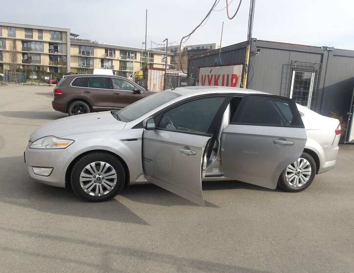 Ford Mondeo Hatchback 2,0 l 103 kw