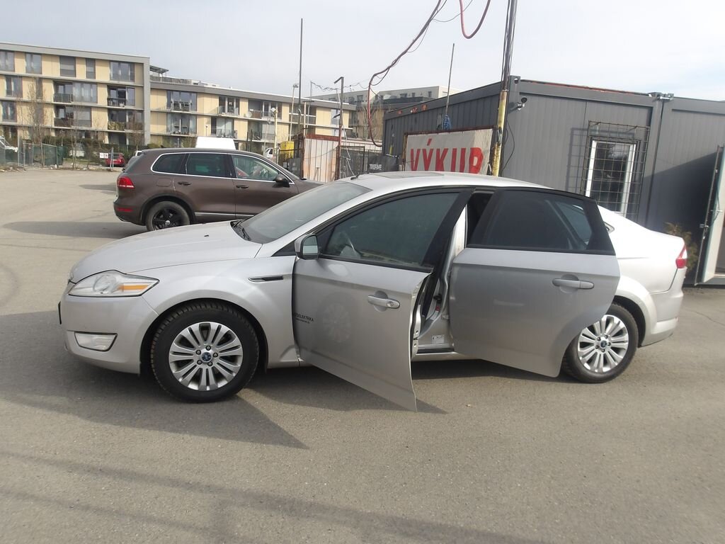 Ford Mondeo Hatchback 2,0 l 103 kw