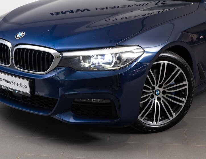 BMW Řada 5 Kombi 3,0 l 195 kw