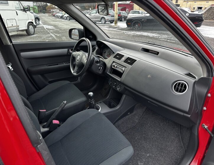 Suzuki Swift Hatchback 1,3 l 67 kw