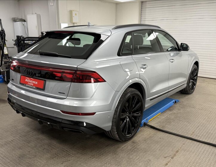 Audi Q8 SUV 3,0 l 210 kw