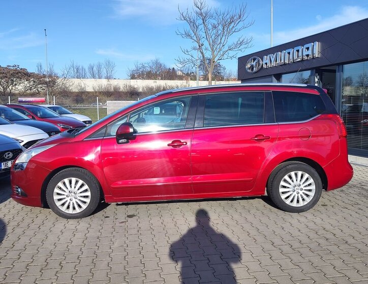 Peugeot 5008 MPV 2,0 l 120 kw