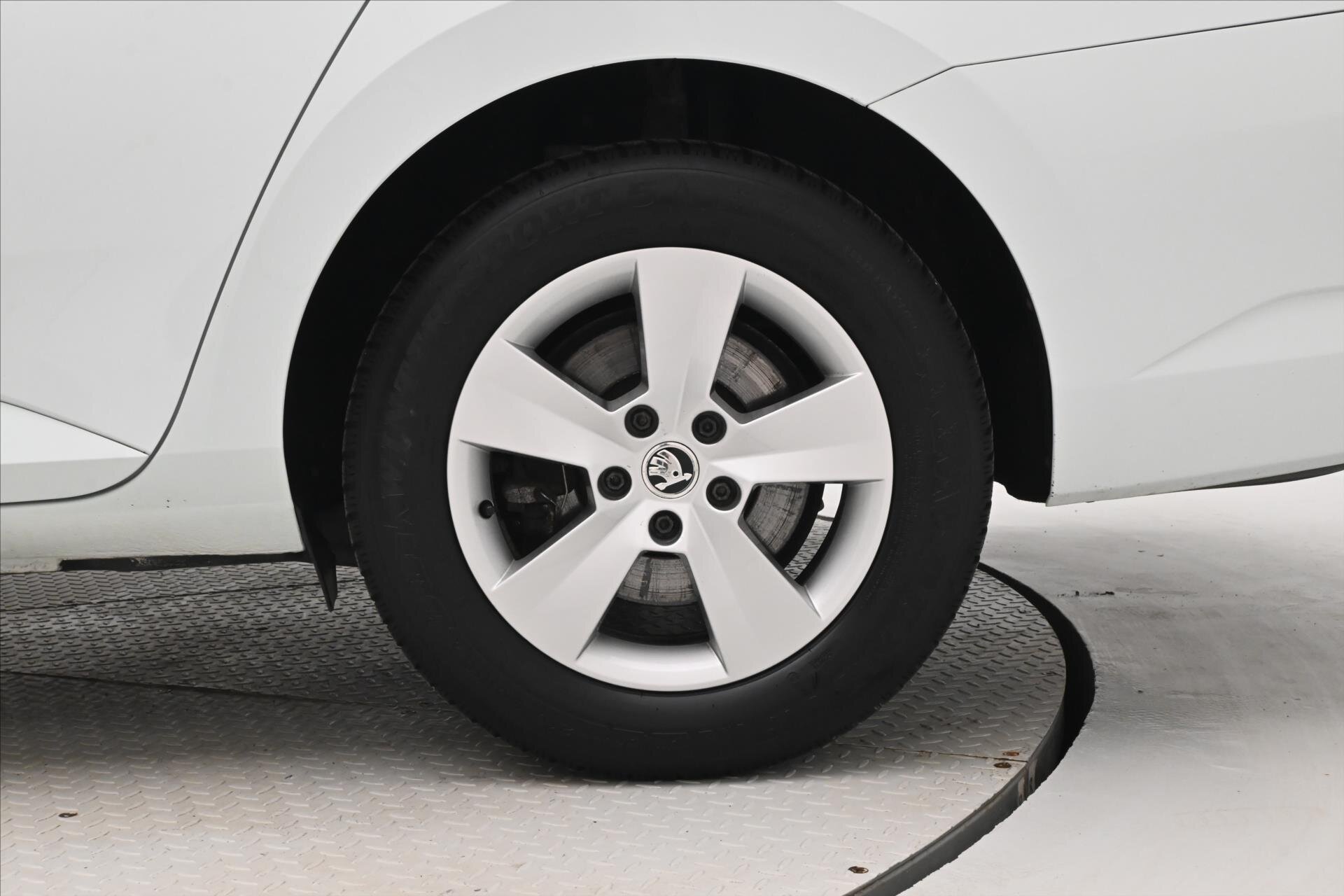 Škoda Superb Kombi 1,6 l 88 kw