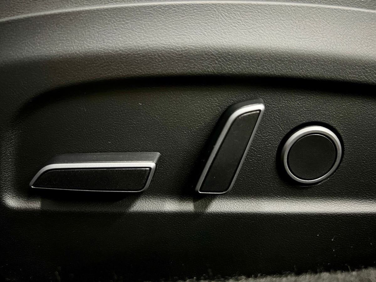 Tesla Model 3 Sedan 0,0 341 kw