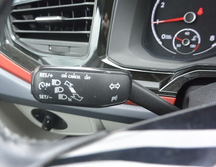 Volkswagen Polo Hatchback 999,0 70 kw