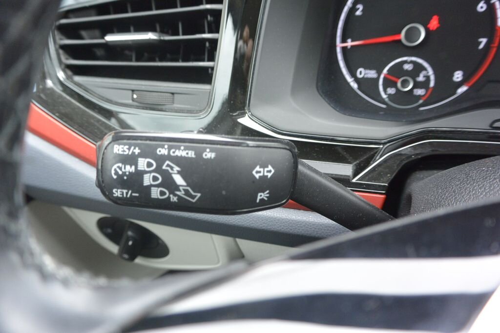 Volkswagen Polo Hatchback 999,0 70 kw
