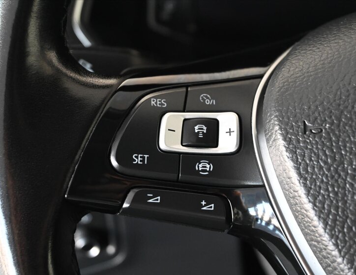 Volkswagen Tiguan Allspace SUV / Terénní 2,0 l 176 kw