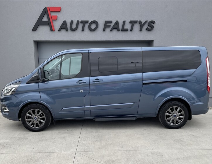 Ford Tourneo Custom 6