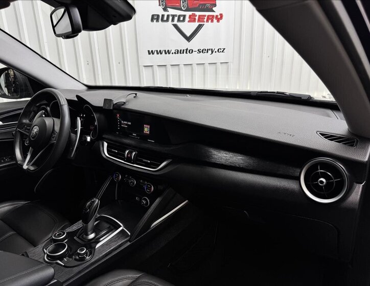 Alfa Romeo Stelvio 41