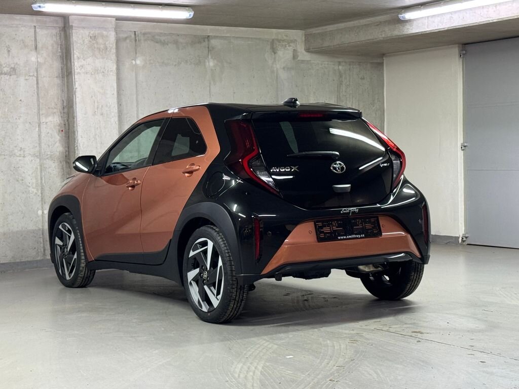 Toyota Aygo Hatchback 998,0 53 kw