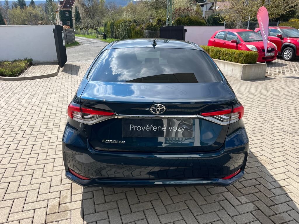 Toyota Corolla Sedan / Limuzína 1,5 l 92 kw