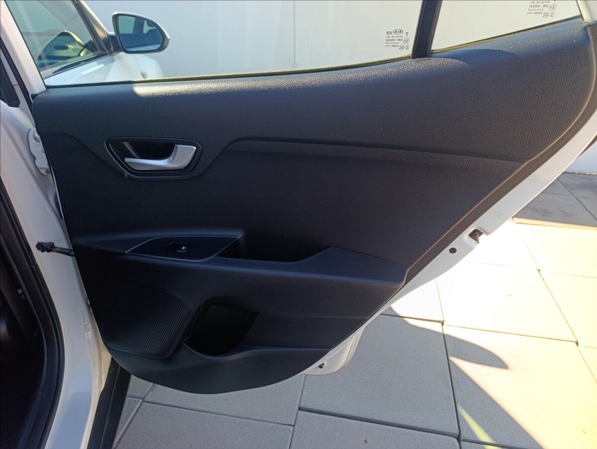 KIA Stonic Hatchback 1,4 l 73 kw