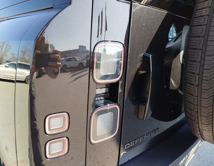 Land Rover Defender SUV / Terénní 3,0 l 258 kw