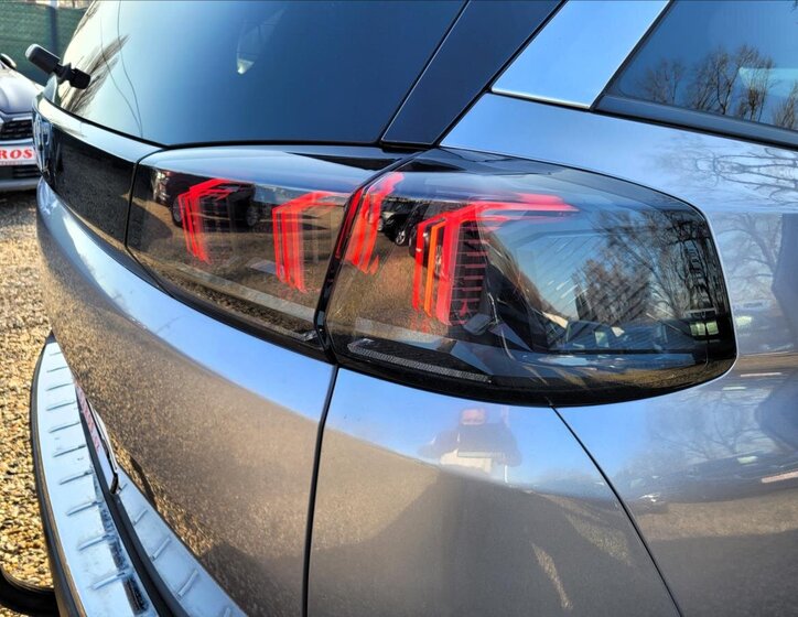 Peugeot 5008 SUV / Terénní 1,5 l 96 kw