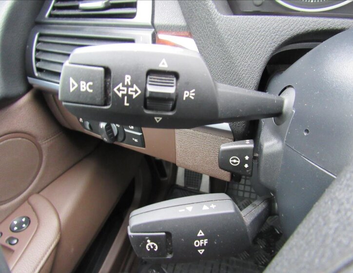 BMW X5 Kombi 3,0 l 225 kw