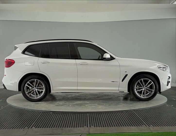 BMW X3 SUV / Terénní 2,0 l 140 kw