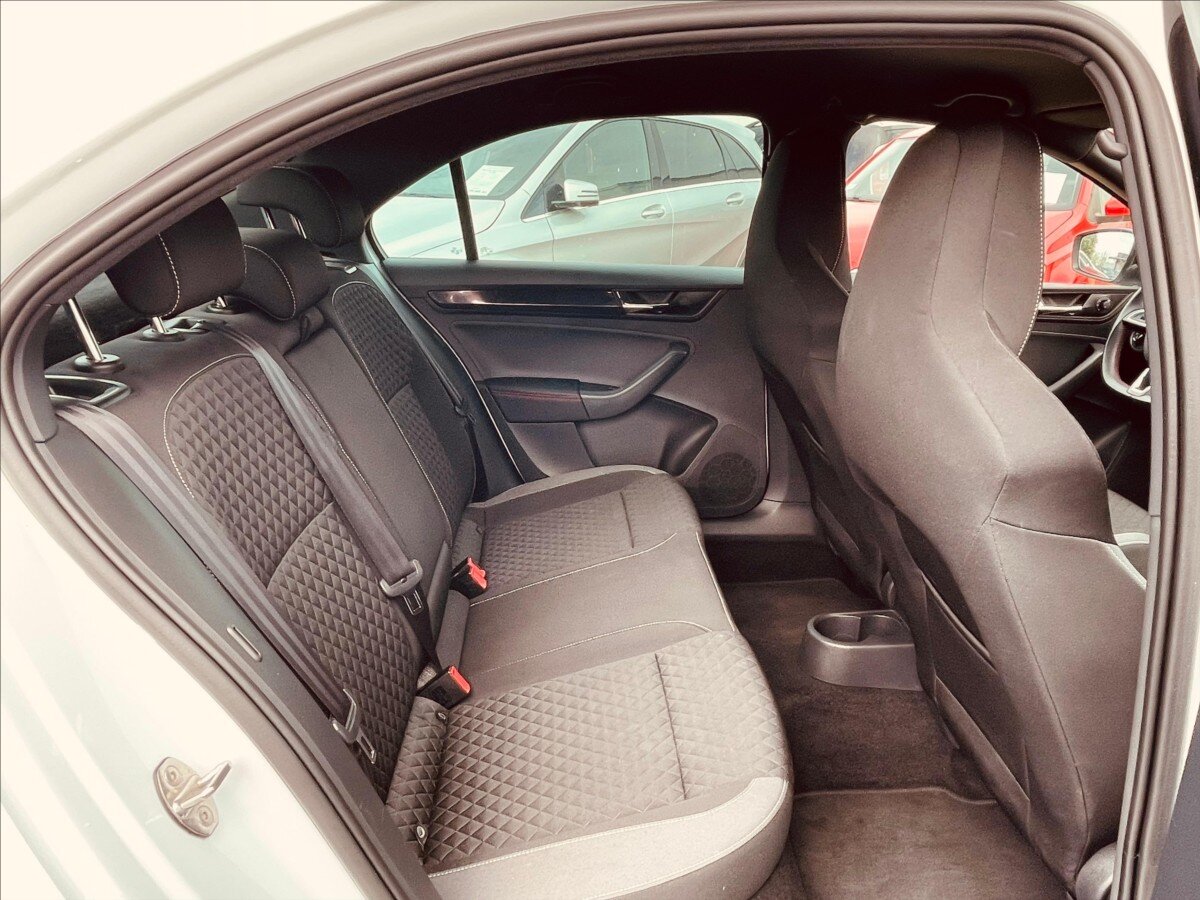 Škoda Rapid Sedan / Limuzína 999,0 81 kw