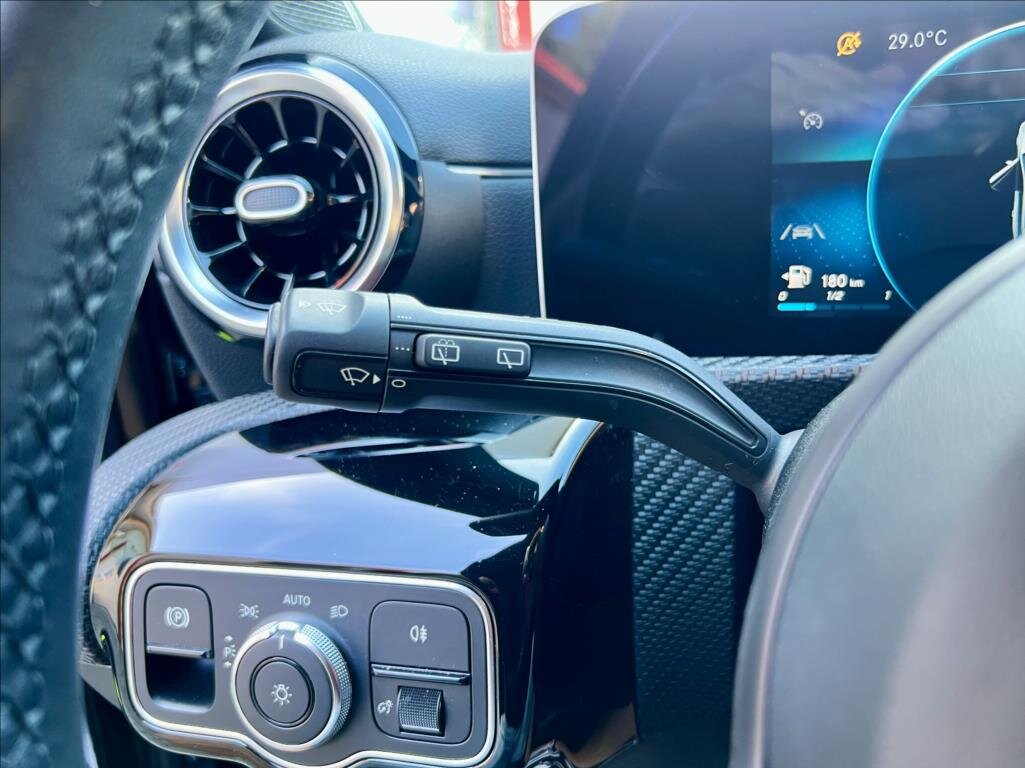 Mercedes-Benz CLA Kombi 1,5 l 85 kw