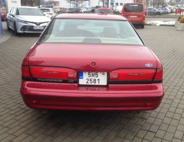 Ford Thunderbird 5