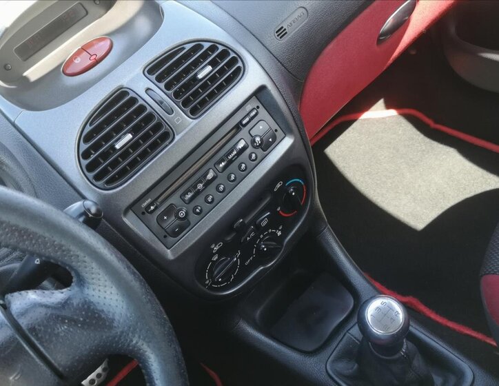 Peugeot 206 Hatchback 1,4 l 50 kw