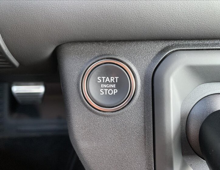 Land Rover Defender 42