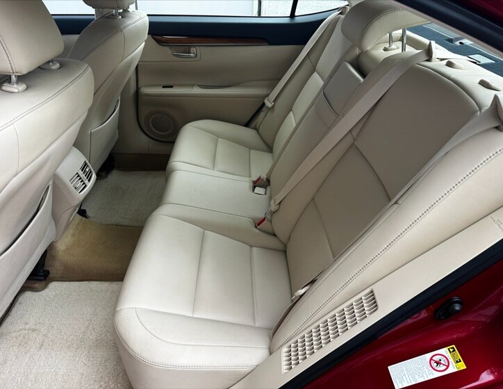 Lexus ES 300h Sedan / Limuzína 3,0 l 116 kw