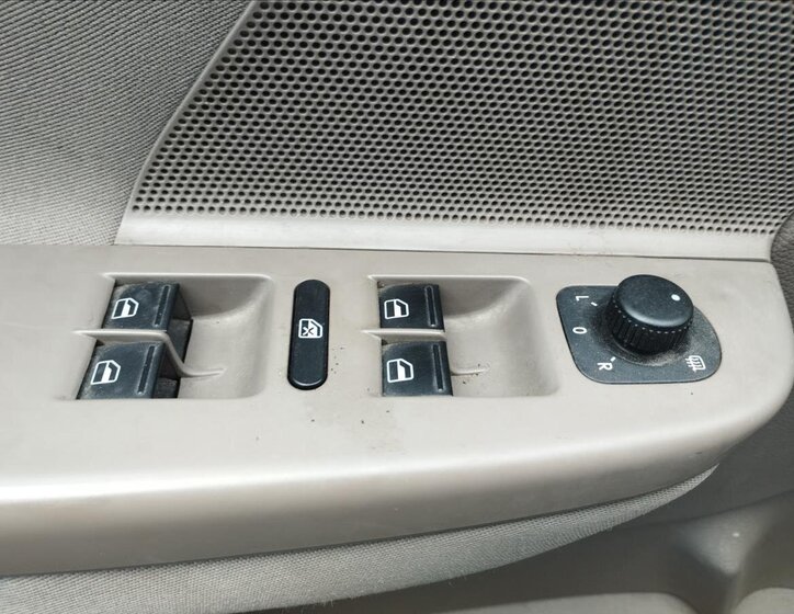 Volkswagen Golf Kombi 1,6 l 77 kw