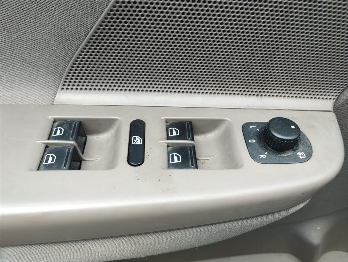 Volkswagen Golf Kombi 1,6 l 77 kw