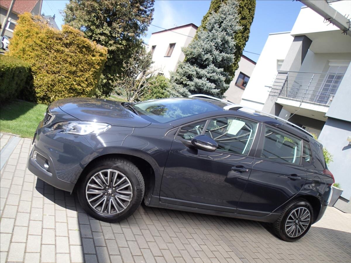 Peugeot 2008 Kombi 1,2 l 61 kw