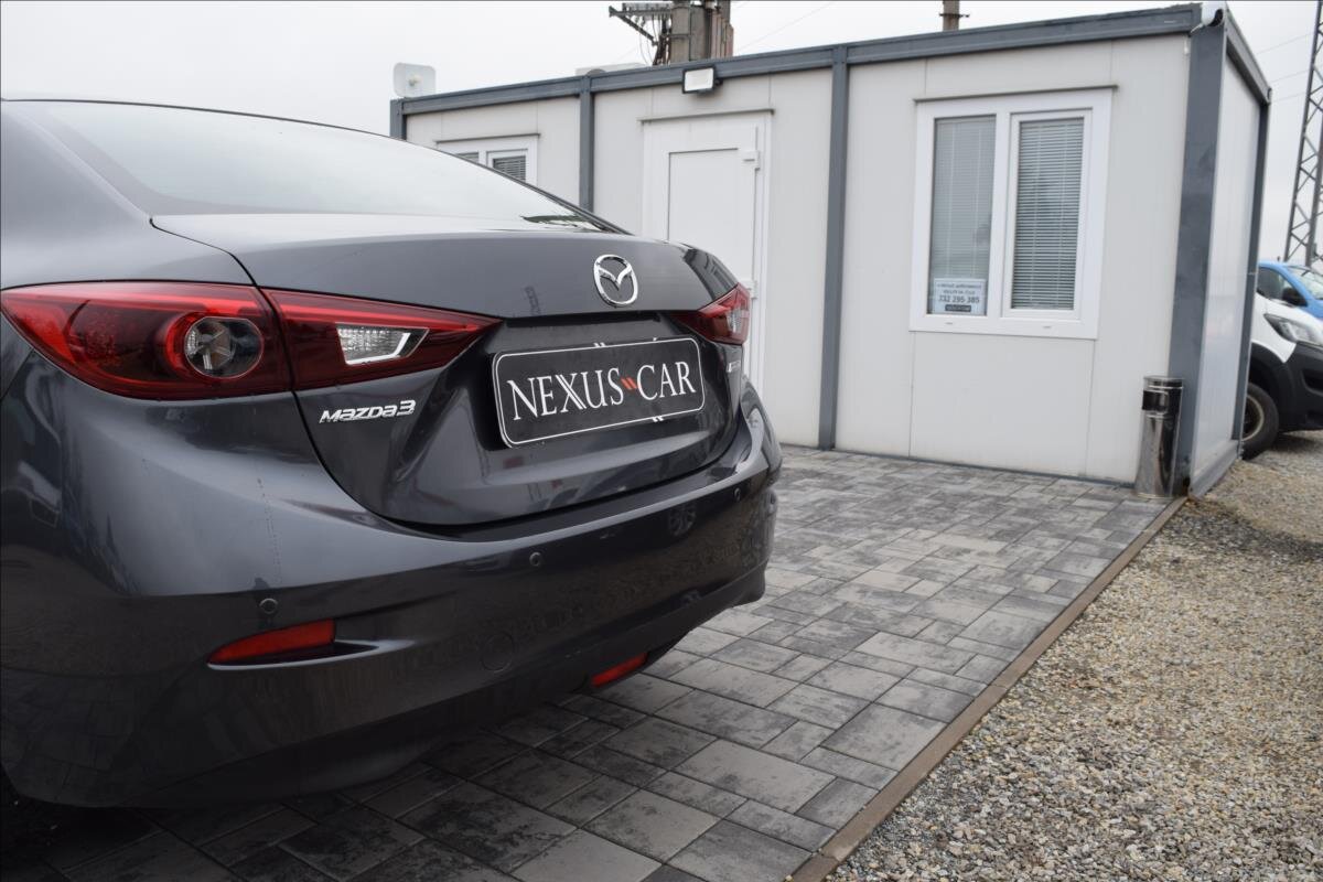 Mazda 3 Sedan 1,5 l 74 kw