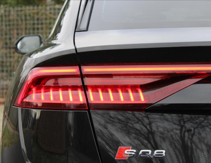 Audi SQ8 48