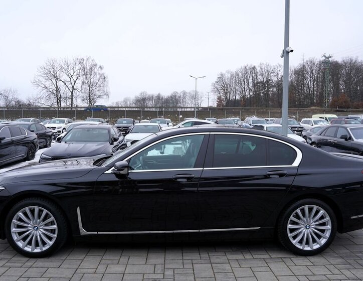 BMW Řada 7 Sedan 3,0 l 210 kw