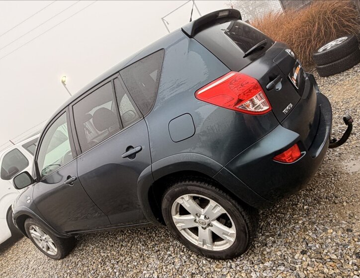 Toyota RAV4 SUV / Terénní 2,2 l 130 kw