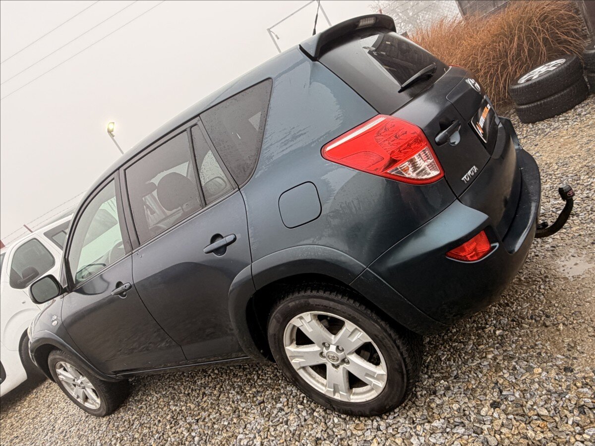 Toyota RAV4 SUV / Terénní 2,2 l 130 kw