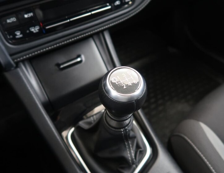 Toyota Auris Kombi 1,6 l 97 kw